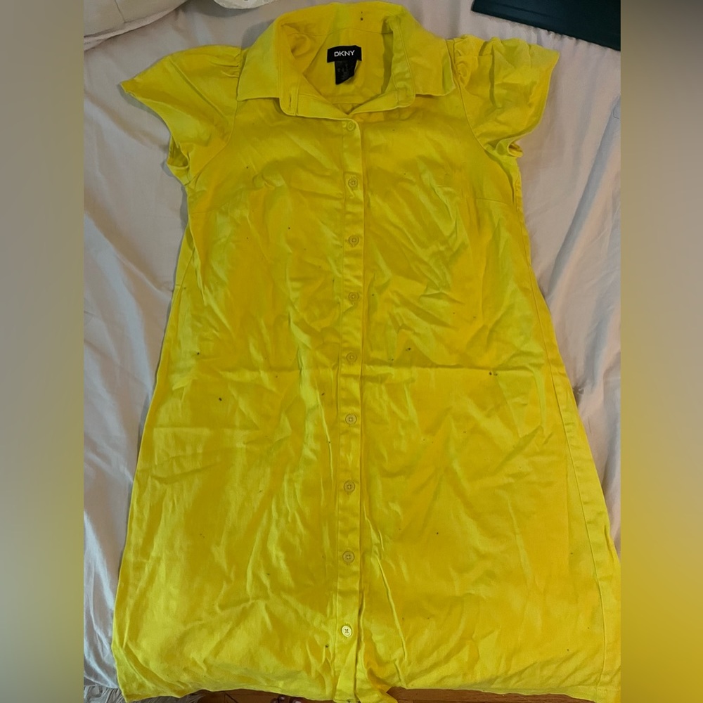 yellow dress
